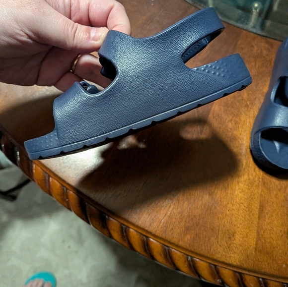 Sandles - Picture 5 of 11